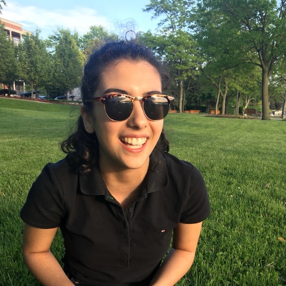 Meet your Posher, Taya - Picture 1 of 1